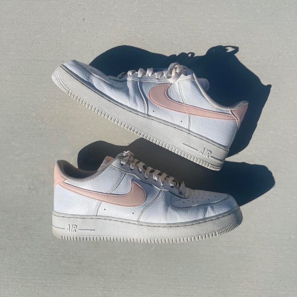 White and peach Air Force 1 Low ‘07